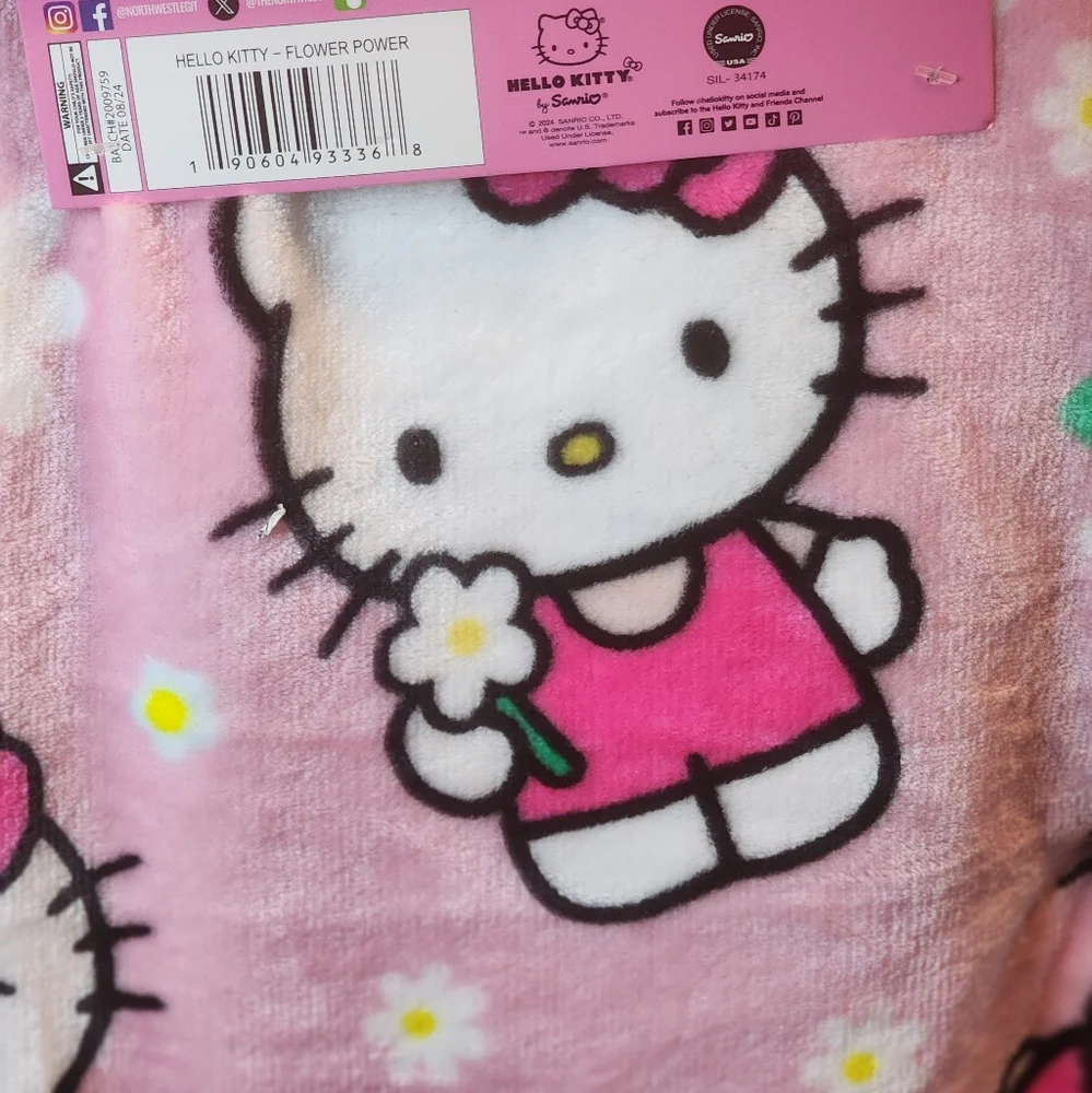 Hello Kitty Flower Power Blanket